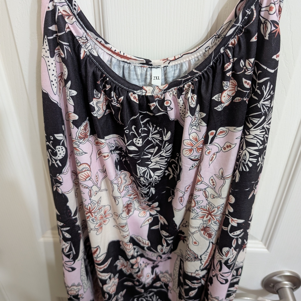 Floral Print Women's tank - Black and Pink